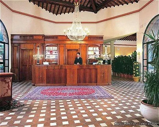 Hotel Il Piccolo Castello Monteriggioni 4*,