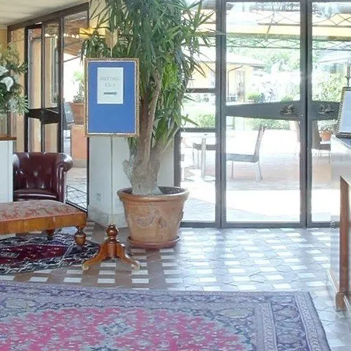 Hotel Il Piccolo Castello Monteriggioni 4*,