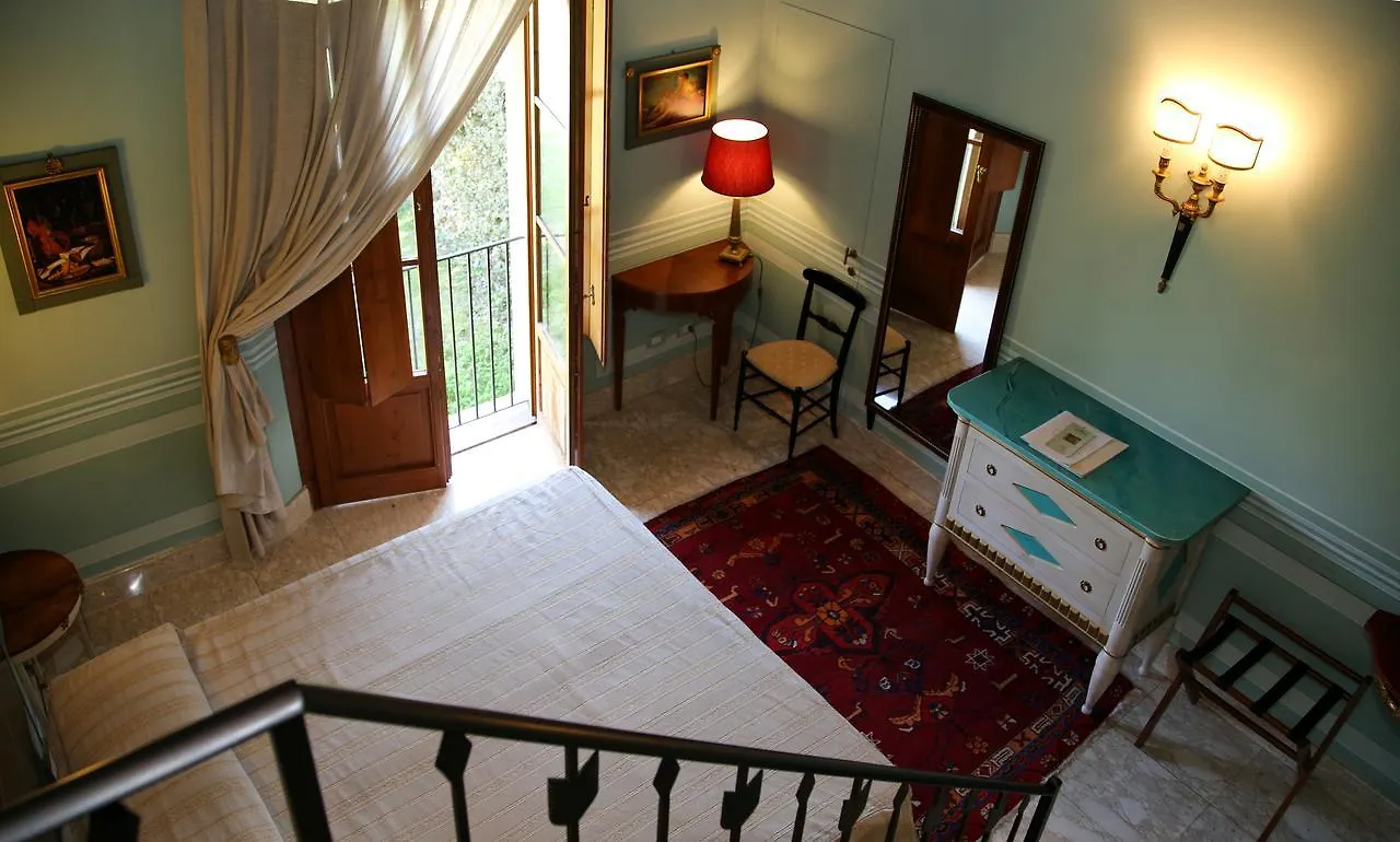 Hotel Il Piccolo Castello Monteriggioni 4*,